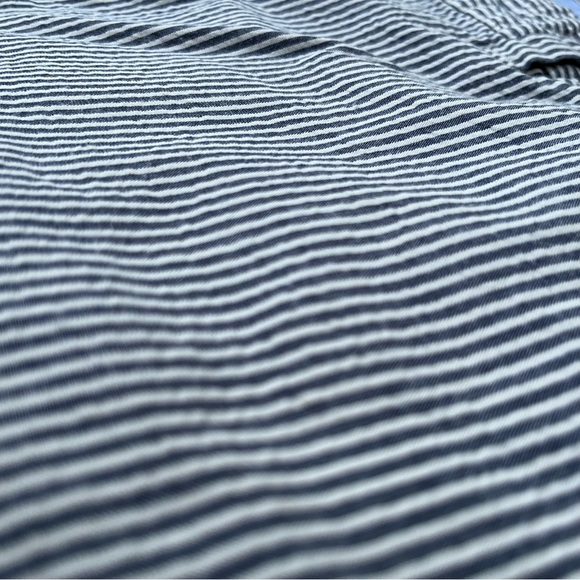 TOMMY HILFIGER Seersucker Casual Flat Front Shorts - Warm Charcoal & White - 36 - Picture 9 of 11